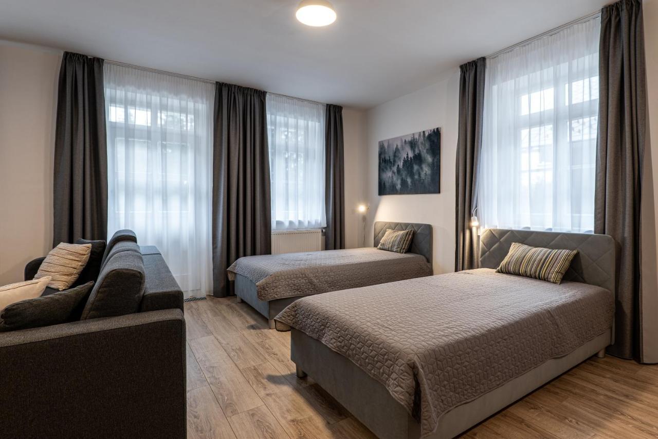 Hubertus Karlova Studanka Aparthotel Exterior photo